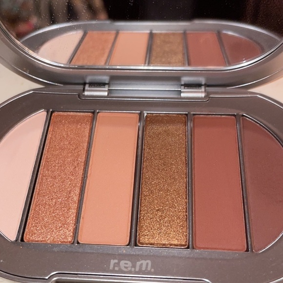 Ariana grande REM eyeshadow palette
NUDES USED 1X neutral beige tan brown matte - Picture 2 of 5